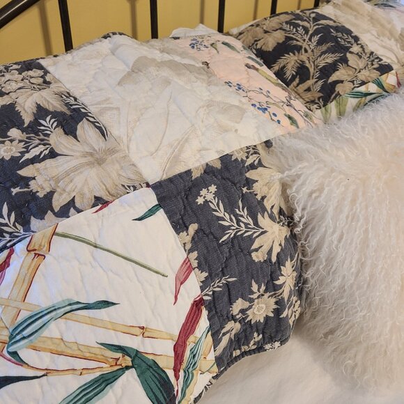 Pottery Barn pillow shams × 2 - Picture 3 of 11